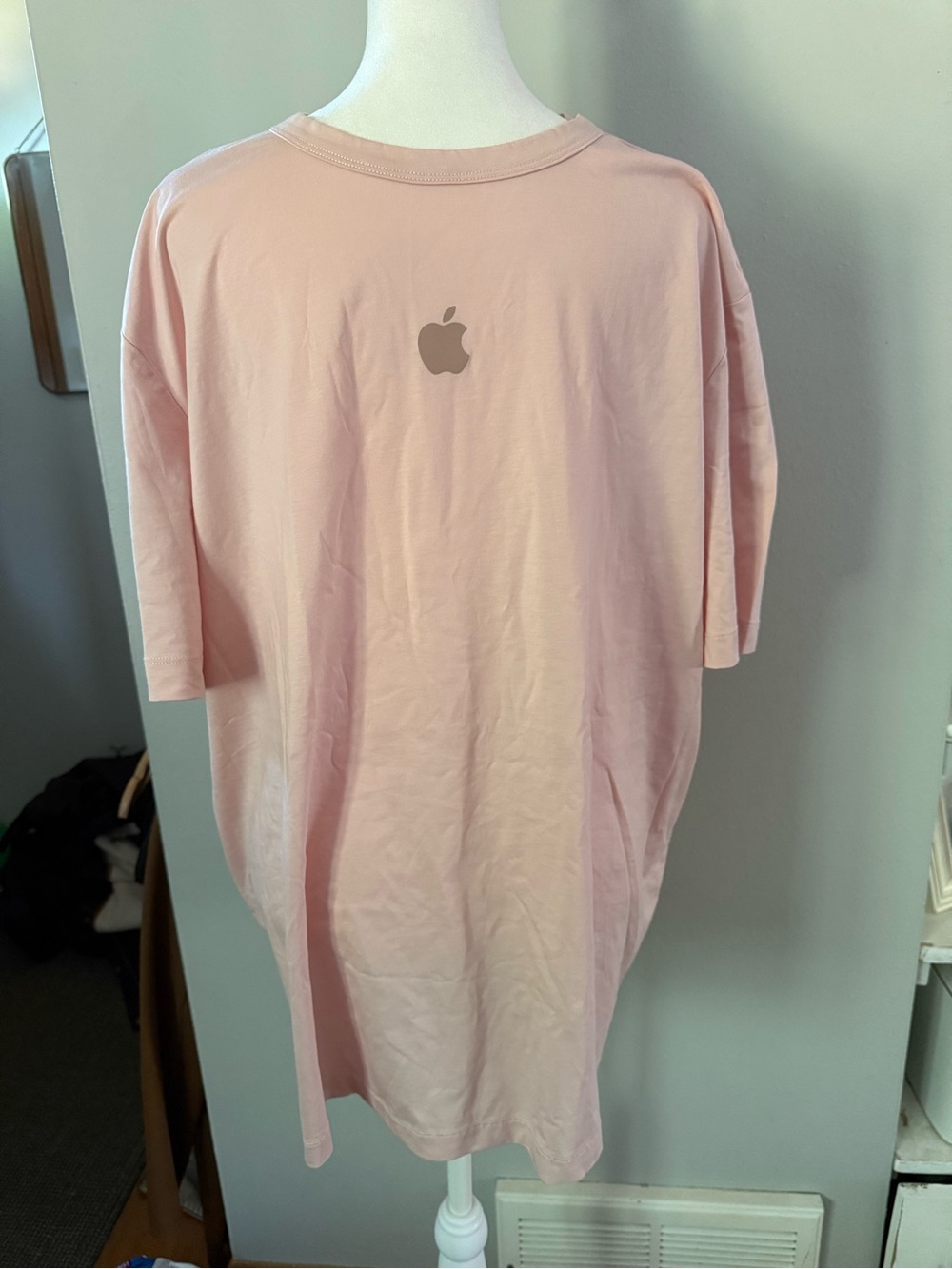 Apple Logo Pink Tee sz. XL